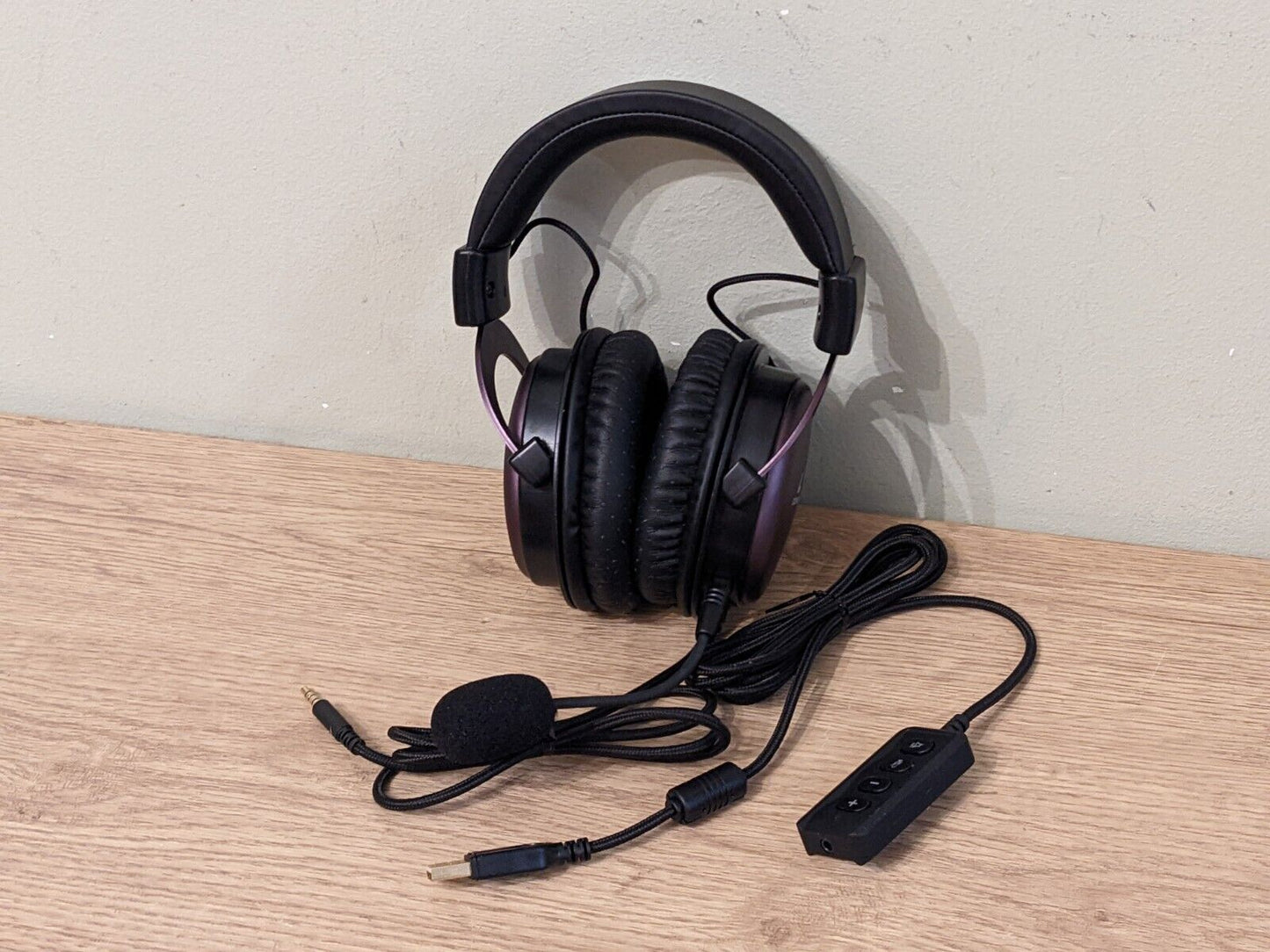 LYCANDER USB Headset with Detachable Microphone - (Premium - Black/Pink)